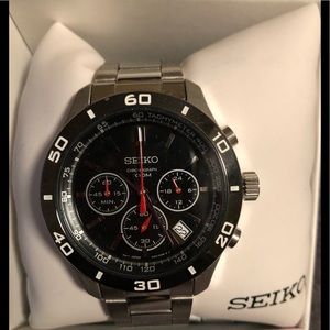 Seiko Men’s Chronograph SSB077 Watch. Worn once.